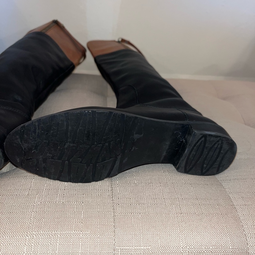 Stuart Weitzman butter leather two tone tall boots. Sz 7 - Picture 7 of 13